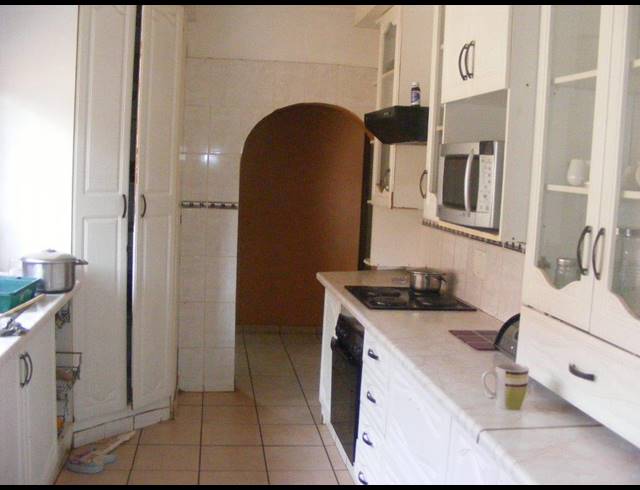 3 BEDROOM HOUSE SOLD IN THE ORCHARDS